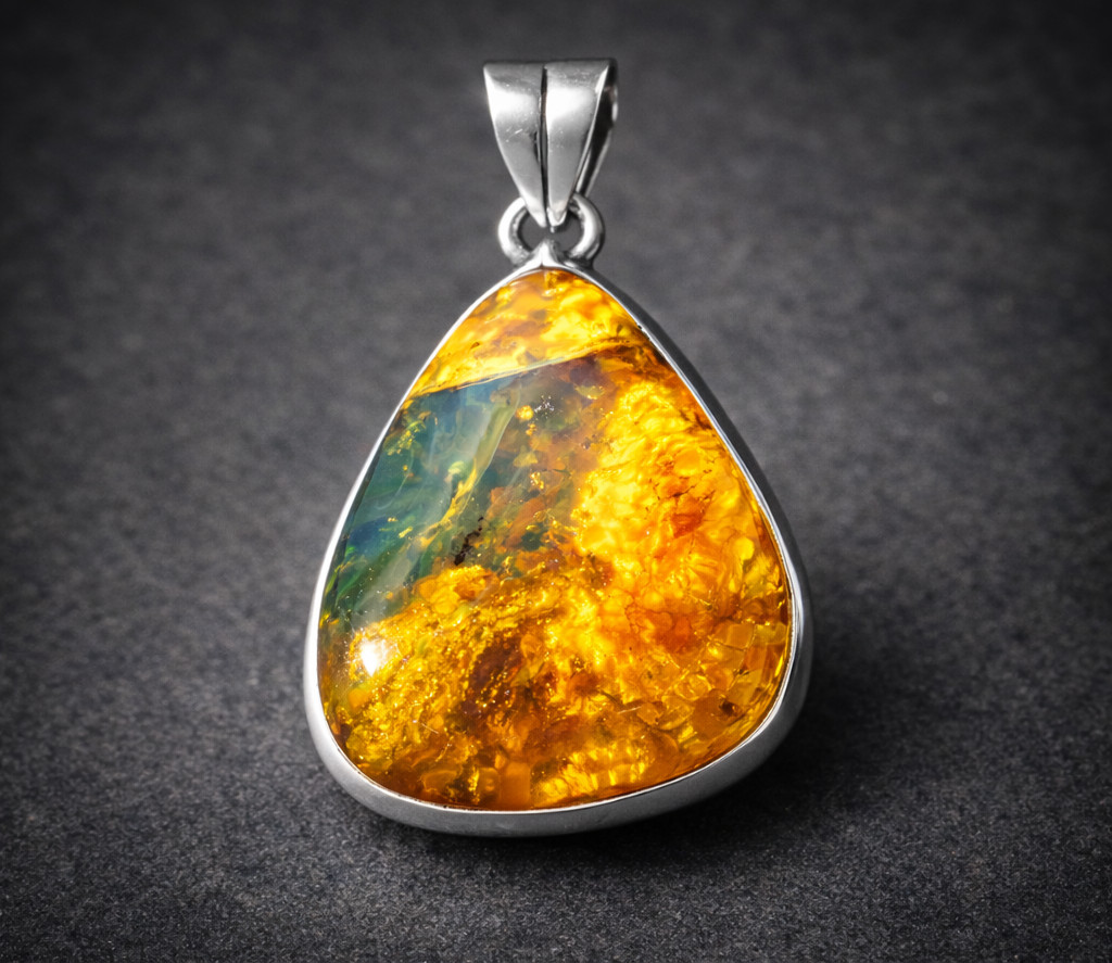 Exquisite Natural Yellow Blue Amber .925 Sterling Silver Pendant 35mm