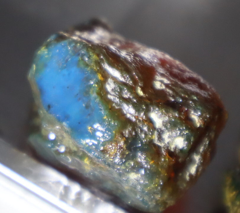 Excellent  Dominican Crystal Clear Orange Blue Amber Rough Specimen 40mm  16.3g