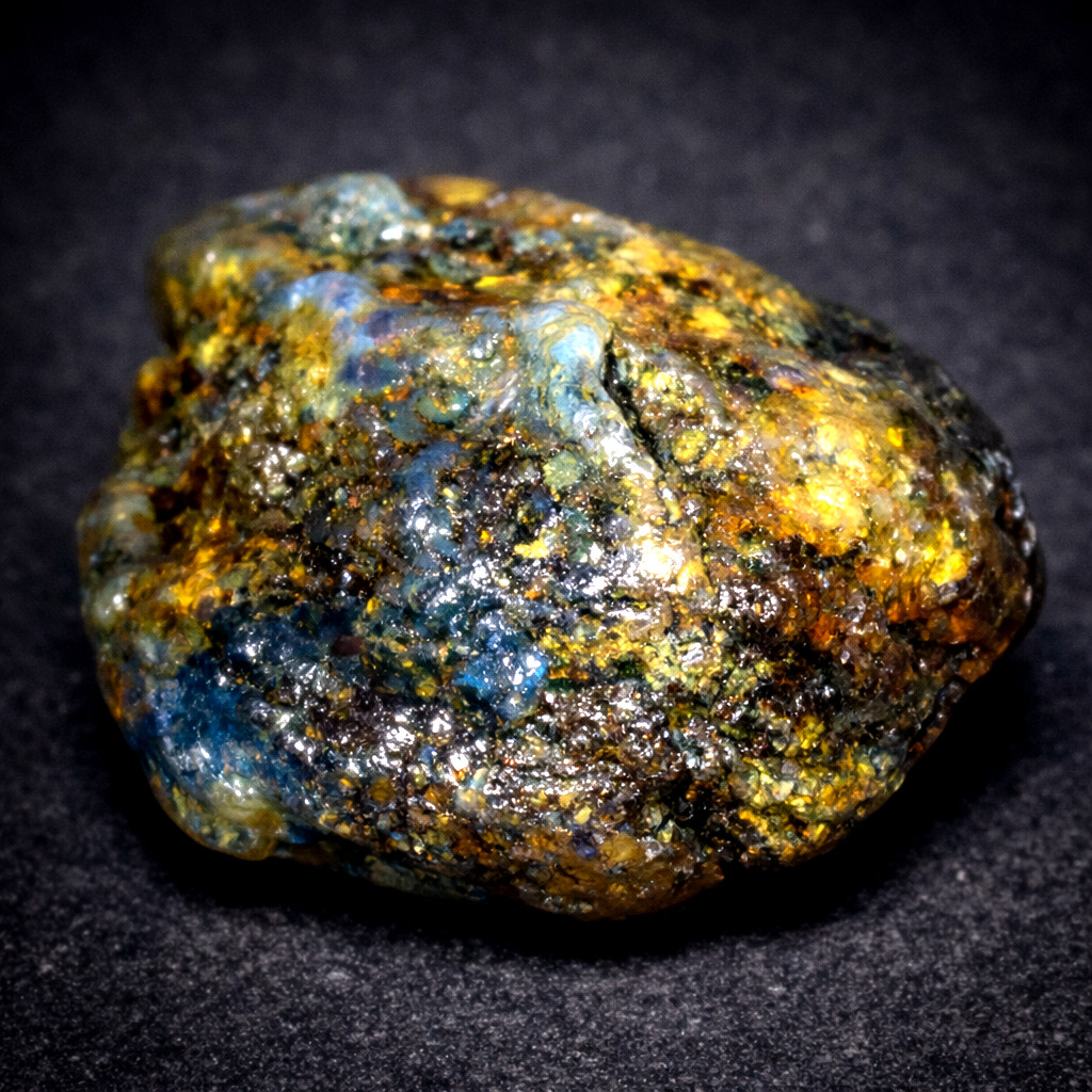 Beautiful Natural Dominican Translucen Yellow Blue Amber Rough Specimen 58mm 34g