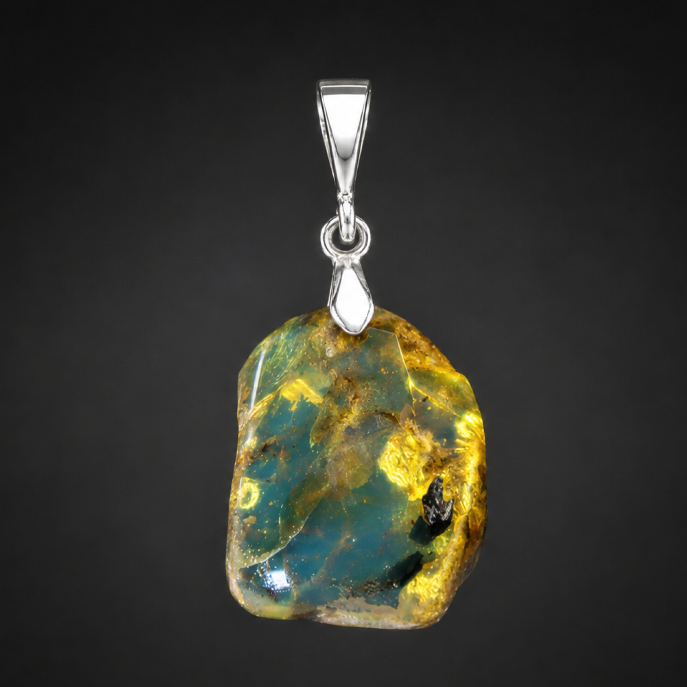 Expertly Crafted Clear Royal Blue 925 Sterling Silver Dominican Amber Pendant 32