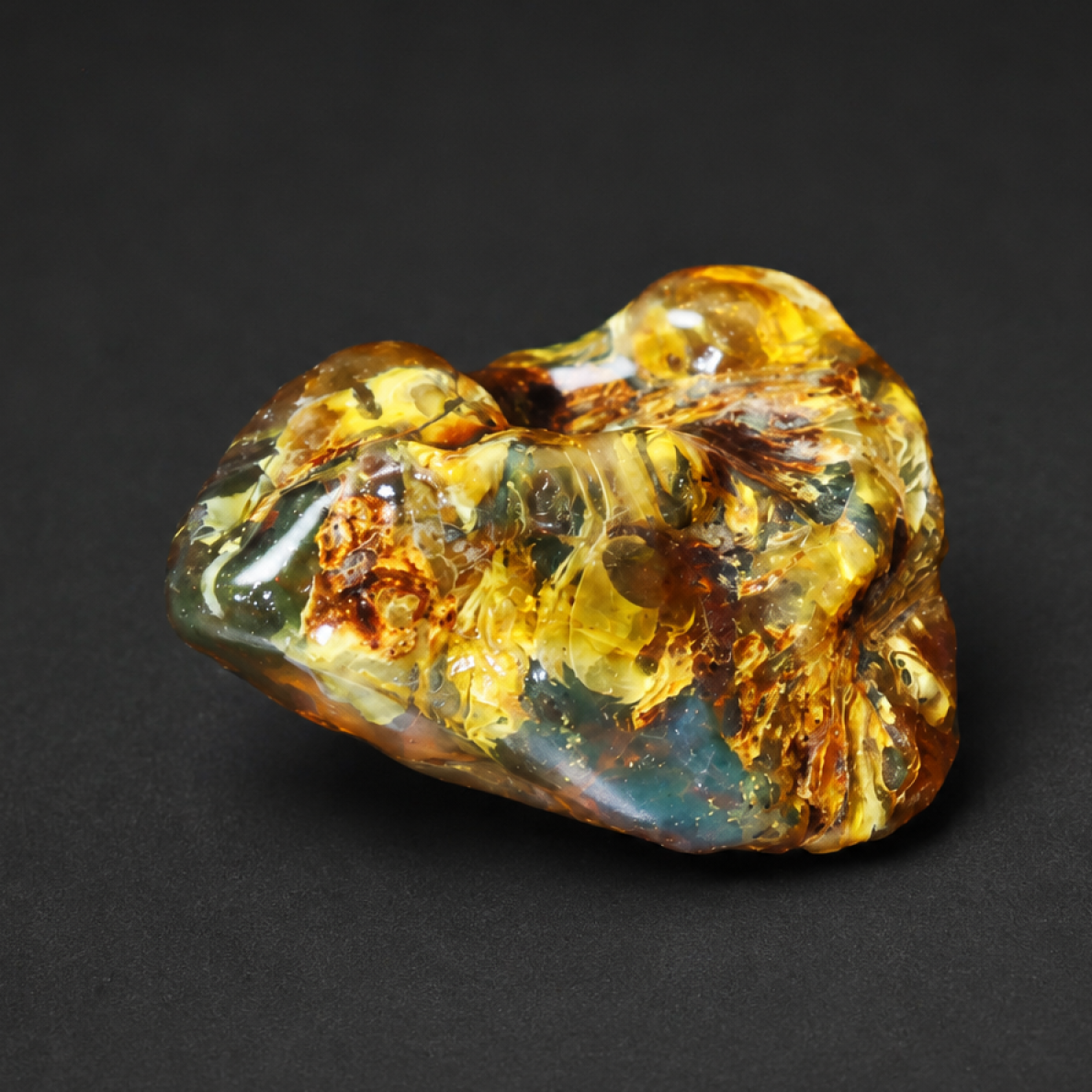Clear butterscotch blue Natural Dominican Amber rough Rough Specimen 37 mm