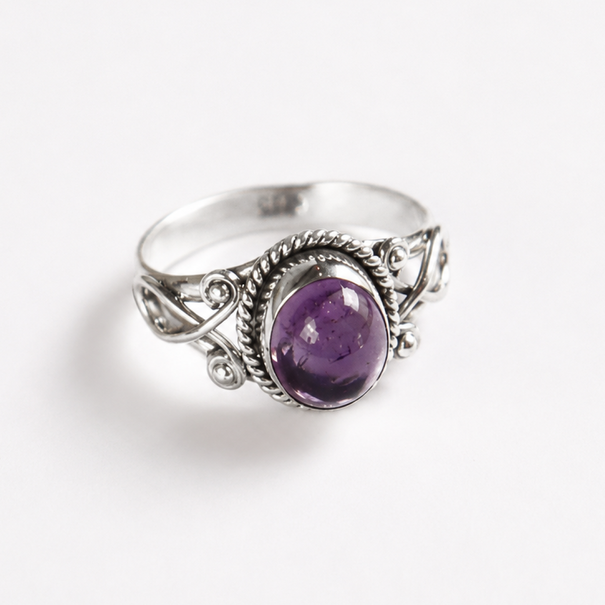 Clear deep purple Natural amethyst oval 925 Sterling Silver Ring Size 6.50