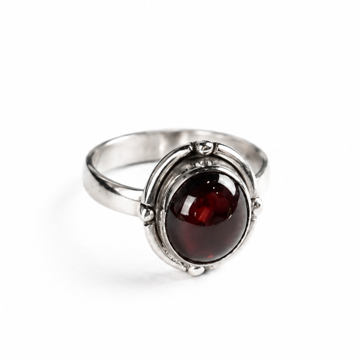 Clear cherry red Almandine Garnet oval 925 Sterling Silver Ring Size 7.50