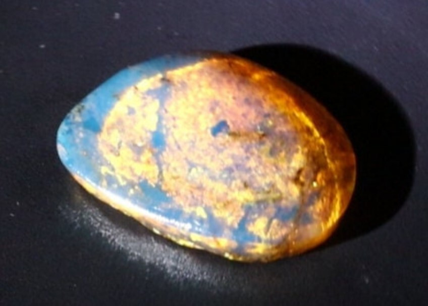 Exquisite Natural Dominican Clear Sky Blue Amber Polished Stone 28mm 15CT
