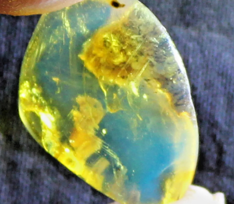 Handcrafted Natural Dominican Blue Amber Polished Stone 21mm 1g  2222