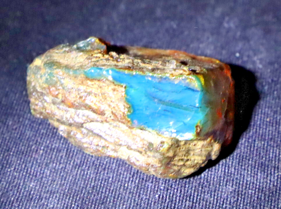 Charming Design Natural Dominican Clear Green Blue Amber Rough Specimen 42mm 16g