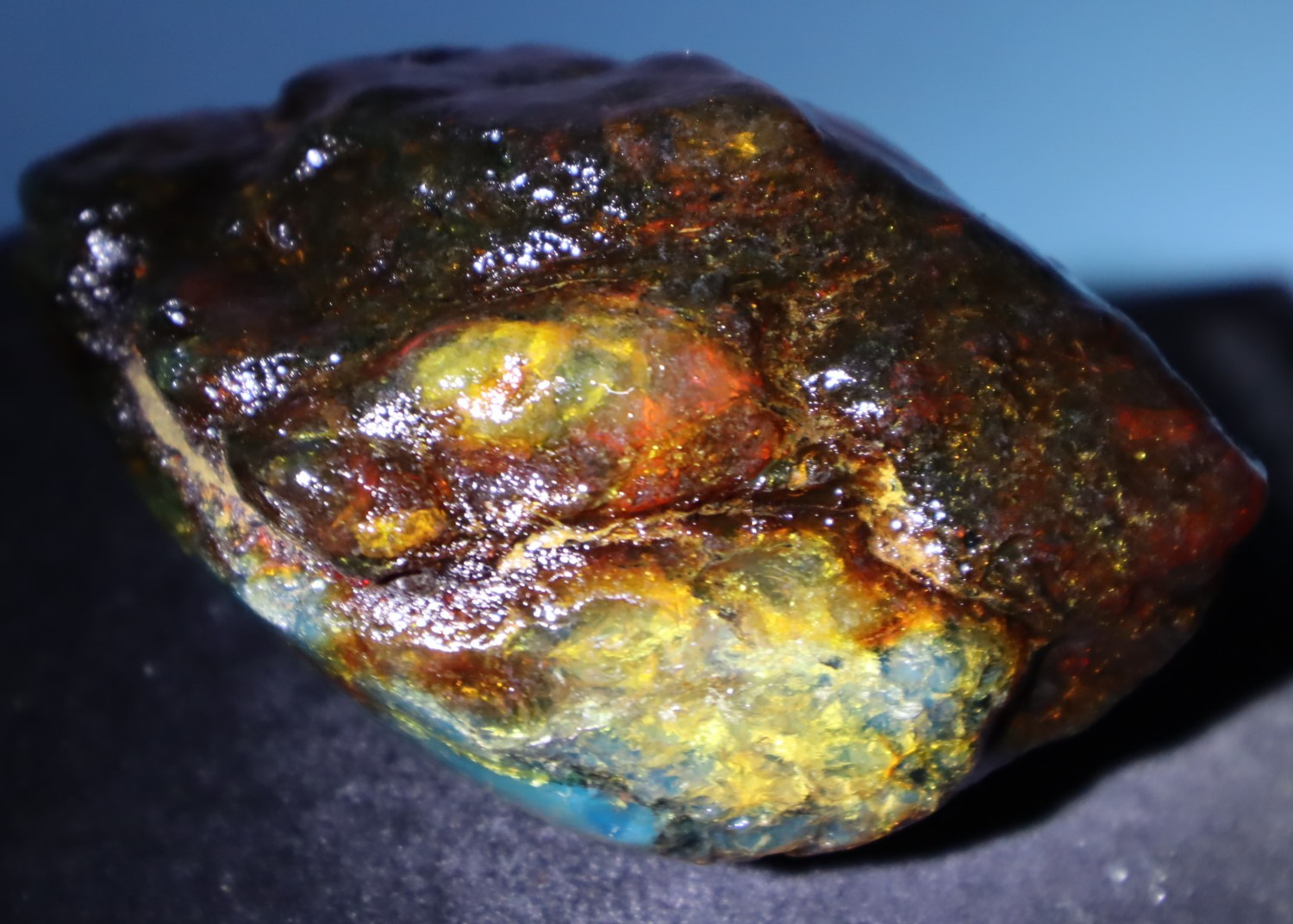 Beautiful Natural Dominican Transl. Green Blue Amber Rough Specimen 100mm 128g