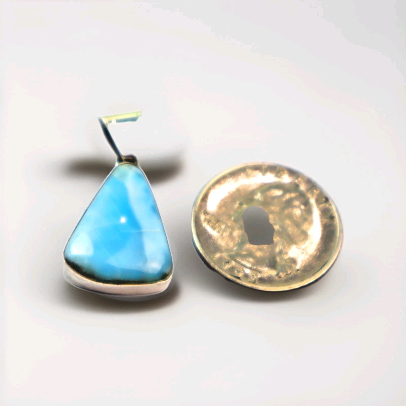 Beautiful Natural Sky Blue Larimar solid .925 Sterling Silver Pendant 33mm