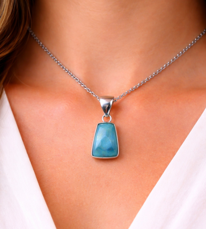 Lovely Natural Deep Blue Larimar .925 Sterling Silver Pendant 28mm