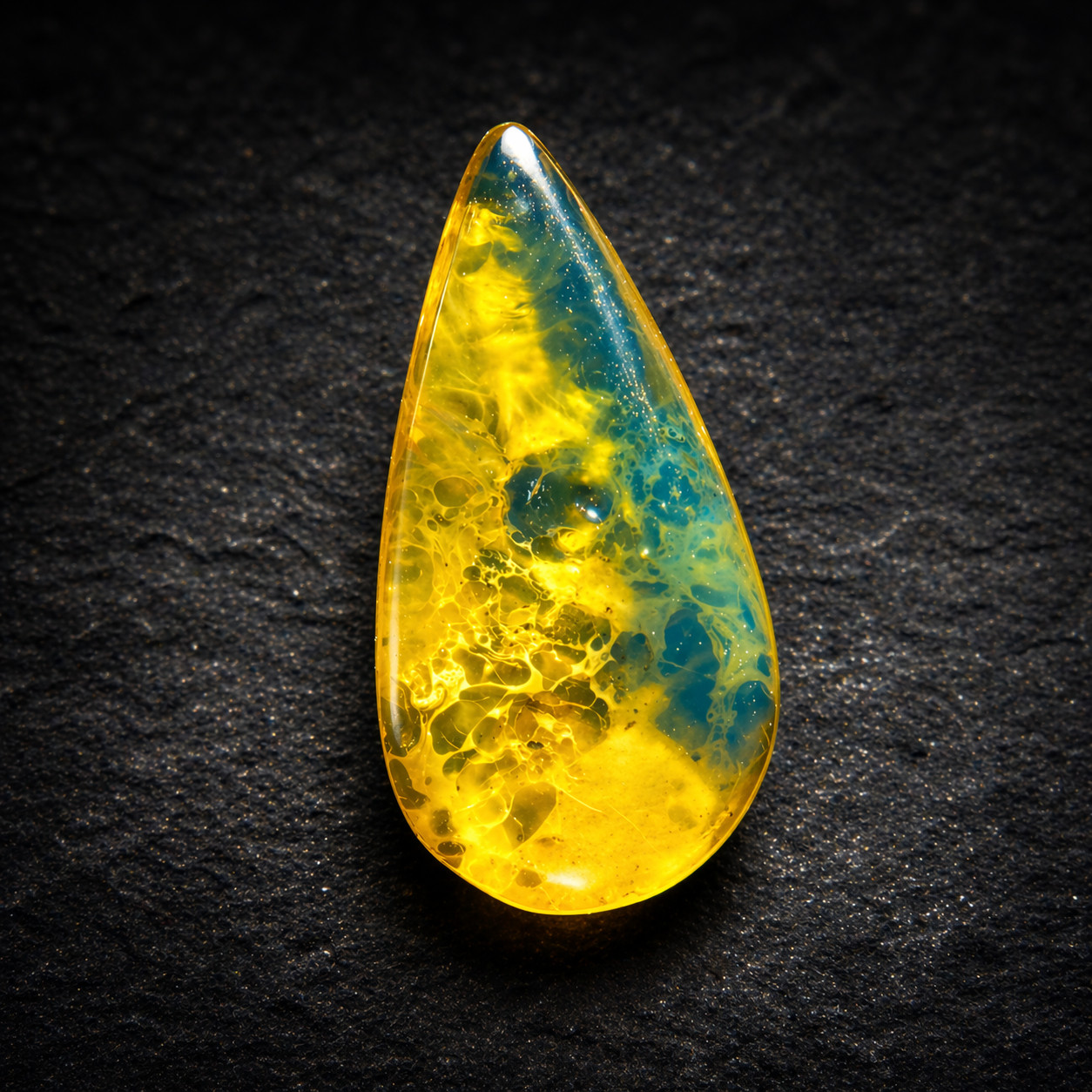 Exquisite Natural Dominican Translucent Yellow Blue Amber Polished Stone 28mm